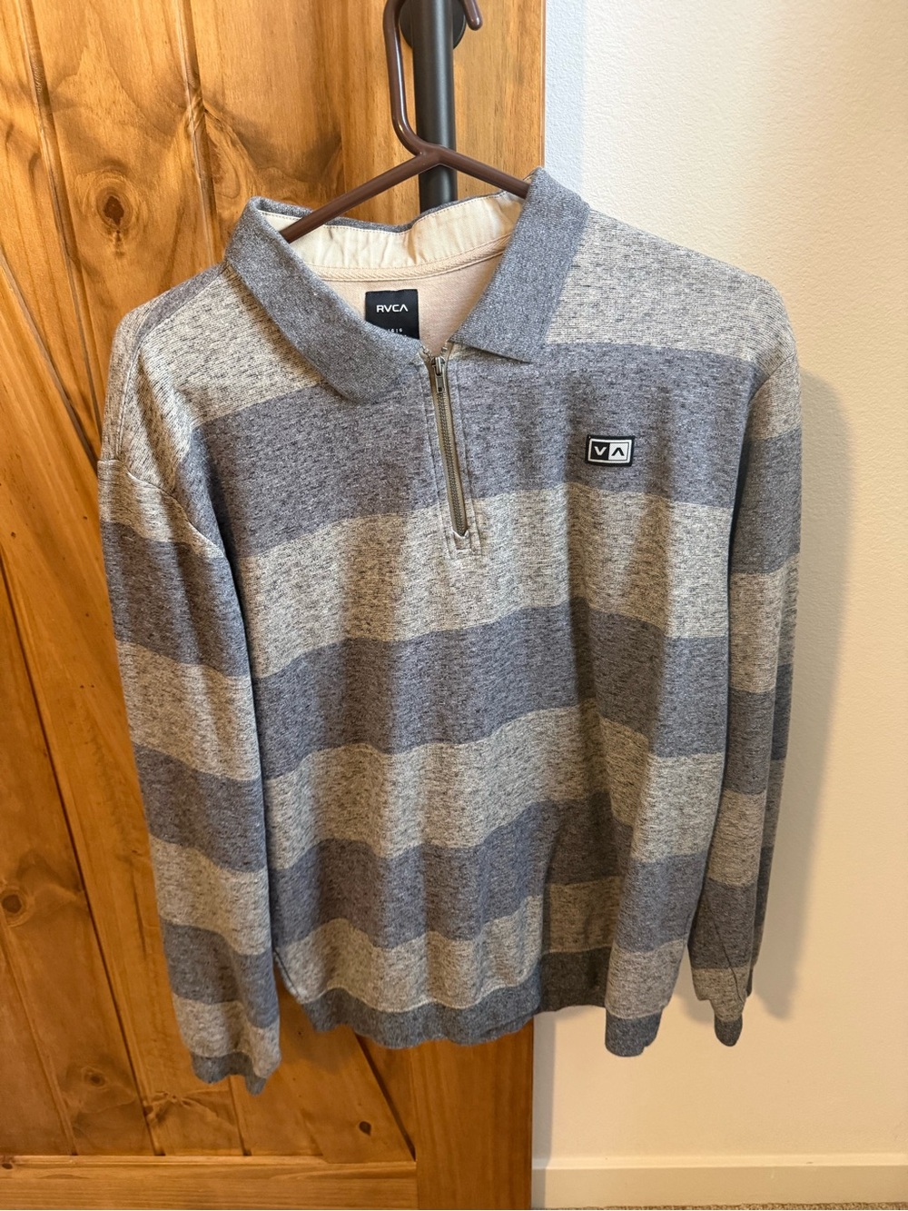 RVCA Men’s Gray Stripe Half-Zip Pullover Sweater Large